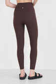 תמונת דוגמן אחורית של Align™ Ribbed High-Rise 25