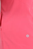 תמונת תקריב דוגמן של Mist Over Windbreaker