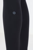 תמונת תקריב דוגמן של Fast and Free HR Tight 28”