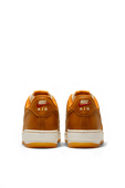 תמונת תקריב של נעלי סניקרס אייר פורס 1