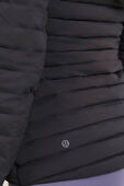 תמונת תקריב דוגמן של Pack It Down Jacket