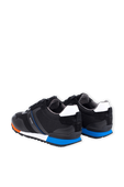 תמונת תקריב של Parkour Trainers in Black