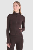 Define Cropped Jacket Nulu תמונת דוגמן קידמית של Define Cropped Jacket Nulu