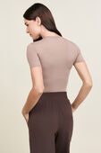 תמונת דוגמן אחורית של Nulu Short-Sleeve Crew Thong Bodysuit