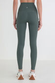 תמונת דוגמן אחורית של Align™Pant 25" *Pockets