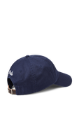 תמונה אחורית של כובע מצחייה
