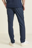 תמונת דוגמן אחורית של ABC Slim-Fit Golf Trouser 32"L