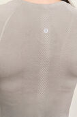 תמונת תקריב דוגמן של Swiftly Tech Long Sleeve Shirt 2.0 Race