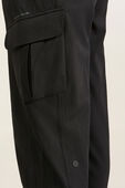 תמונת תקריב דוגמן של Lightweight Cargo Hiking Pant *Grid Fleece