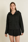Drawstring Water-Resistant Hooded Jacket תמונת דוגמן קידמית של Drawstring Water-Resistant Hooded Jacket