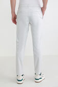 תמונת דוגמן אחורית של ABC Slim-Fit Pant 32