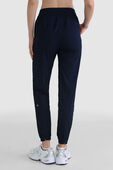 תמונת דוגמן אחורית של Adapted State High-Rise Jogger
