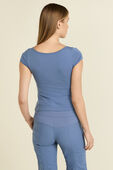 תמונת דוגמן אחורית של Cap-Sleeve Henley T-Shirt