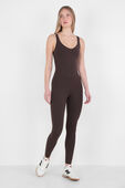 תמונת דוגמן קידמית של Align™ Halter Bodysuit 25``
