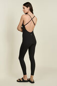 תמונת דוגמן אחורית של Align™ Strappy Ribbed Bodysuit 25