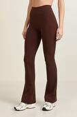 תמונת דוגמן קידמית של Groove Super-High-Rise Nulu™ Flared Pant *Regular