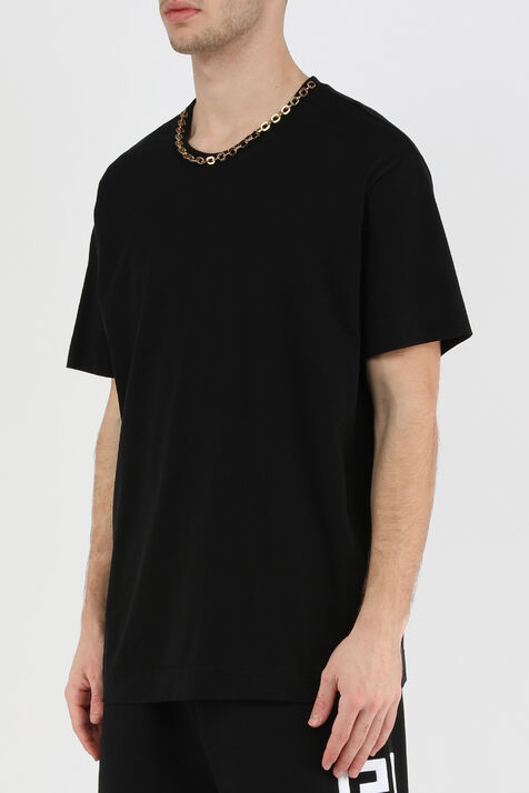 חולצת טי שחורה עם שרשרת לולאות זהובה GIVENCHY