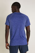 תמונת דוגמן אחורית של Metal Vent Tech Short Sleeve