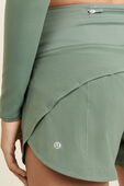 תמונת תקריב דוגמן של Speed Up High-Rise Lined Short 4''