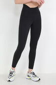 תמונת דוגמן קידמית של Align Asymmetrical-Waist Pant 25