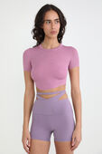 תמונת דוגמן קידמית של Hold Tight Cropped T-Shirt