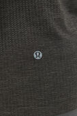תמונת תקריב דוגמן של Metal Vent Tech Polo Shirt
