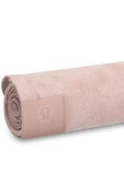 תמונה אחורית של The (Small) Towel