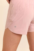 תמונת תקריב דוגמן של Track That High-Rise Lined Short 5