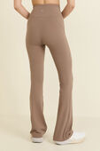 תמונת דוגמן אחורית של Groove Super-High-Rise Nulu™ Flared Pant *Regular