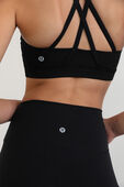 תמונת תקריב דוגמן של Align™ High-Rise Short 6''
