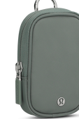 תמונת תקריב של Clippable Nano Pouch