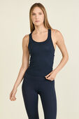 Swiftly Tech Racerback Tank 2.0 *Race תמונת דוגמן קידמית של Swiftly Tech Racerback Tank 2.0 *Race