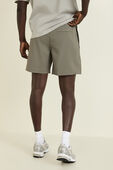 תמונת דוגמן אחורית של Relaxed-Fit Pull-On Short Light Woven