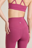 תמונת תקריב דוגמן של Align High-Rise Pant 25'' Leggings