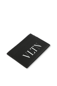 תמונת תקריב של Small VLTN Cardholder in Black and White