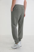 תמונת דוגמן אחורית של ABC Jogger