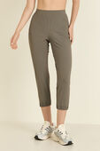 Adapted State High-Rise Cropped Jogger תמונת דוגמן קידמית של Adapted State High-Rise Cropped Jogger