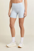 תמונת דוגמן קידמית של Align™ HR Short 6