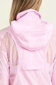 תמונת תקריב דוגמן של Classic-Fit Ventilated Running Jacket