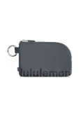 תמונה קידמית של Clippable Card Pouch
