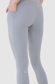 תמונת תקריב דוגמן של Fast and Free High-Rise Crop 23" *Pockets