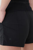 תמונת תקריב דוגמן של Dance Studio High-Rise Short 3.5" *Lined
