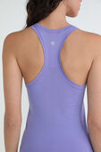 תמונת תקריב דוגמן של Swiftly Tech Racerback Tank Top 2.0