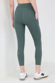 תמונת דוגמן אחורית של Wunder Train High-Rise Crop 23" Pockets
