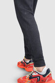 תמונת תקריב דוגמן של At Ease Joggers