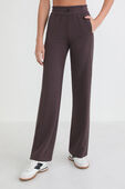 תמונת דוגמן קידמית של Ribbed Softstreme High-Rise Pant 32