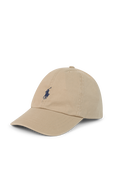 תמונה קידמית של כובע בייסבול עם רקמת הפרש