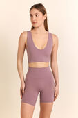 BEND THIS SCOOP AND CROSS BRA תמונת דוגמן קידמית של BEND THIS SCOOP AND CROSS BRA