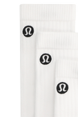 תמונת תקריב של Daily Stride Ribbed Crew Sock *3 Pack