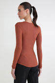 תמונת דוגמן אחורית של Hold Tight Cropped Long Sleeve